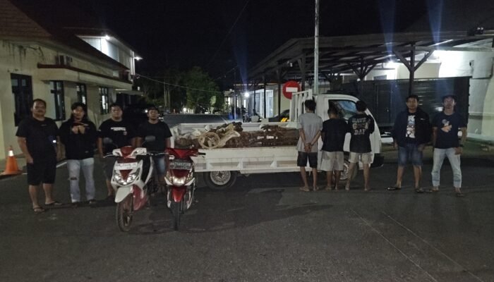 Tiga Pria Ditangkap Tim Opsnal Usai Curi Komponen Excavator di Gudang Parit Padang